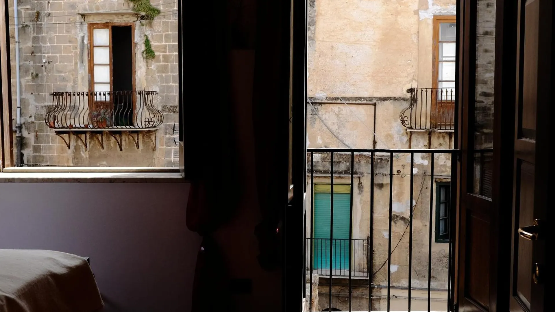 Maison Al Massimo - City Center Full Apartment Palermo 0*,  Italy